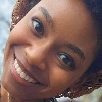 Акирас Пич Голая