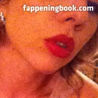 Али Либерт Голая