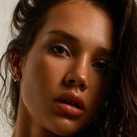 Алина Нойер Голая