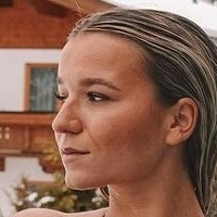 Алина Вахингер Голая
