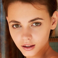 Анджел Сет Фри Голая