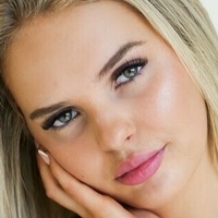 Анна Кьюиш Голая