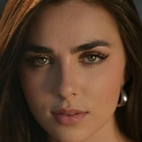 Беатрис Коари Голая