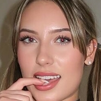 Белла Рейд Голая