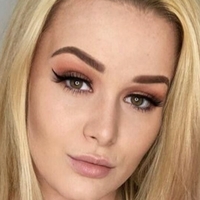 Бонни Тайгесбризе Голая