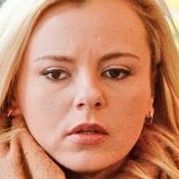 Бри Олсон Голая