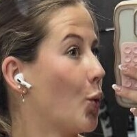 Кэли Маккей Голая