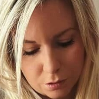 Карина Кроне Голая
