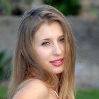 Клаудия Чесла Голая