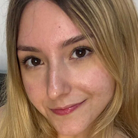 Клаудия Голая