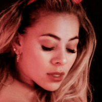 Колумбийская модель Тефа Голая