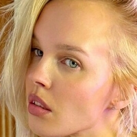 Кристал Лили Голая