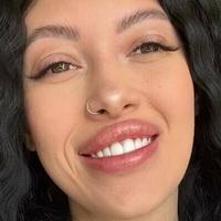 Диамандс Голая