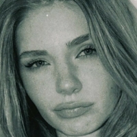 Джей Адривнна Голая