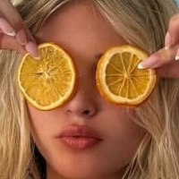 Доминик Элвес Голая