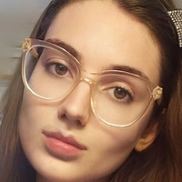 Дамбеддаундизайнер Голая