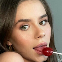 Эмили Леви Голая