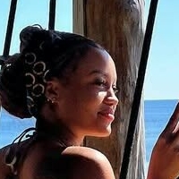 Экзактли Эссенс Голая