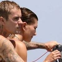 Хейли Болдуин Голая