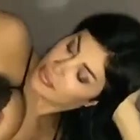 Хевес Гюзель Голая