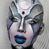 Джаделаурисарт Голая