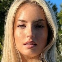 Дженнифер Леви Голая