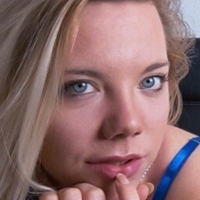 Юле Штерн Голая