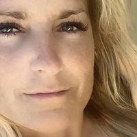 Лайла Багге Голая