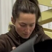 Лаура Фармс Голая