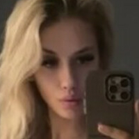 Лиене Тинеман Голая