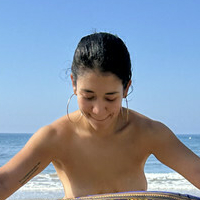 Лайонсонатрейн Голая