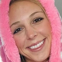 Ловли Ло Голая