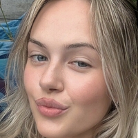 Луваими Голая