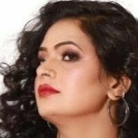 Малавика Томар Голая