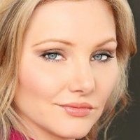Михаэла Мэнн Голая