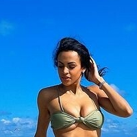 Мишель Бассетти Голая