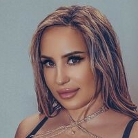 Мила Лав Голая