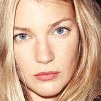 Мона Валравенс Голая