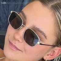 Шеннон Нивс Голая