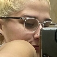 Сниксикс Голая
