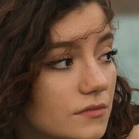 Софиесред Голая